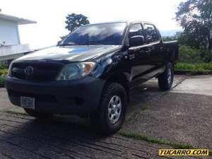 Toyota Hilux Doble Cabina 4x4 - Sincronico