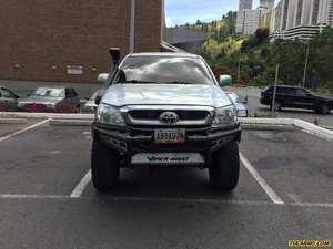 Toyota Hilux Doble Cabina 4x4 - Sincronico