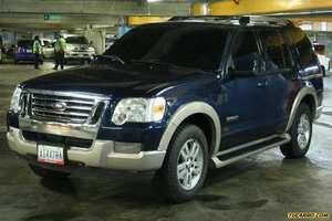 Ford Explorer Eddie Bauer 4x4 - Sincronico