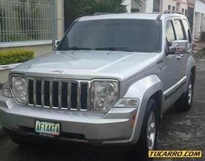 Jeep Cherokee Classic 4x4/Laredo/VX5(Cuero) - Automatico