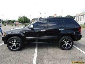 Jeep Grand Cherokee Laredo 4x4 - Automatico