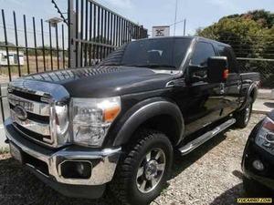 Ford F-250 Doble Cabina Lariat 4x4 - Automatico