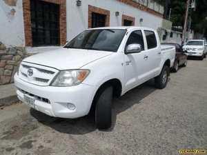 Toyota Hilux Doble Cabina 4x4 - Sincronico