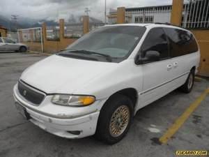 Chrysler Town & Country LXi - Automatico