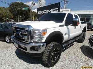 Ford F-250 Doble Cabina Lariat 4x4 - Automatico