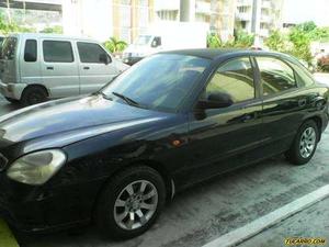 Daewoo Nubira Hatch - Automatico