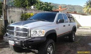 Dodge Ram Pick-Up 2500 Dob. Cab. SLT 4x4 - Automatico