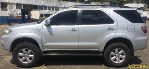 Toyota Fortuner SR5 - Automatico