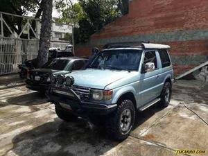 Mitsubishi Montero Dakar GLX 2P 4x4 - Sincronico