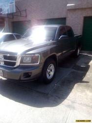 Dodge Dakota Quad. Cab. SLT 4x4 - Automatico