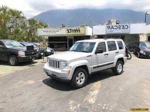 Jeep Cherokee Classic 4x4/Laredo/VX5(Cuero) - Automatico