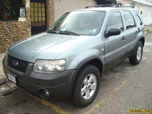 Ford Escape XLT V6 4x4 - Automatico