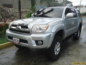 Toyota 4Runner Limited V6 4x4 - Automatico