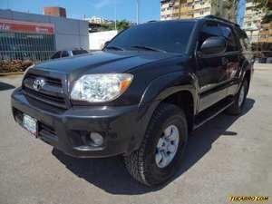 Toyota 4Runner Limited V6 4x4 - Automatico