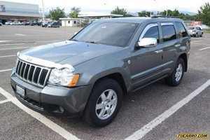 Jeep Grand Cherokee Laredo 4x4 - Automatico