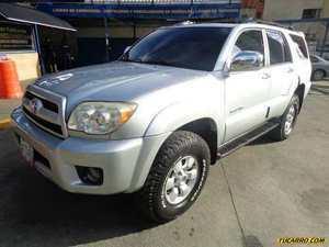 Toyota 4Runner Limited V6 4x4 - Automatico