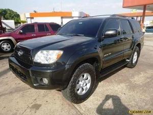 Toyota 4Runner Limited V6 4x4 - Automatico