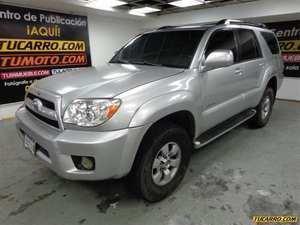 Toyota 4Runner Limited V6 4x4 - Automatico