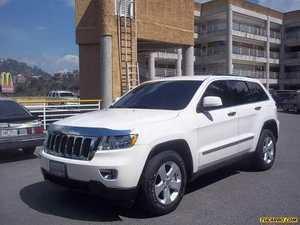 Jeep Grand Cherokee Laredo - Automatico