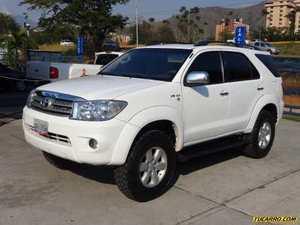 Toyota Fortuner SR (7Ptos) - Automatico