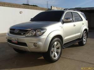 Toyota Fortuner SR5 4x4 - Automatico