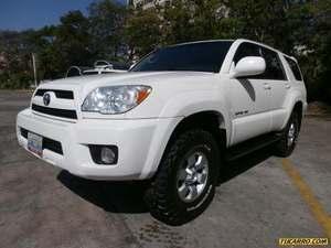 Toyota 4Runner Limited V6 4x4 - Automatico