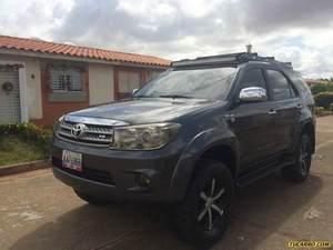 Toyota Fortuner SR (7Ptos) 4x4 - Automatico