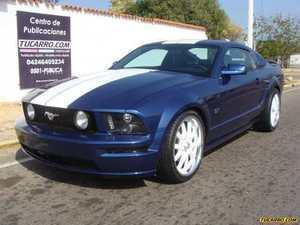 Ford Mustang GT - Sincronico