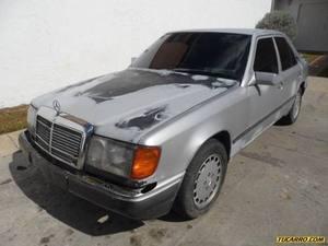 Mercedes Benz Clase E 300 Sedan - Automatico