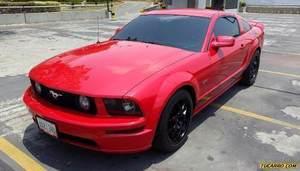 Ford Mustang GT - Sincronico