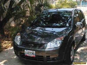 Ford Fiesta Power / Max - Automatico