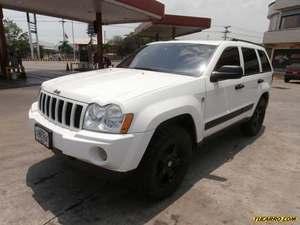 Jeep Grand Cherokee Laredo 4x4 - Automatico