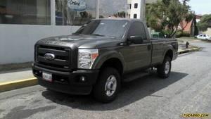 Ford F-250 Cabina Regular XL 4x4 - Automatico