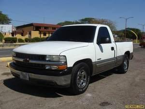 Chevrolet Silverado Cabina Sencilla LS - Automatico