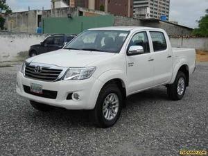 Toyota Hilux Doble Cabina 4x4 - Automatico