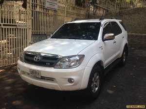 Toyota Fortuner SR5 4x4 - Sincronico