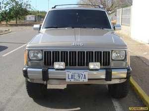 Jeep Wagoneer