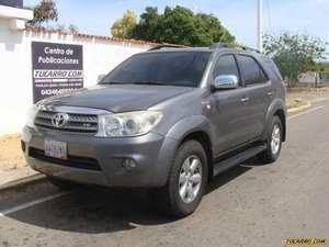 Toyota Fortuner SR (7Ptos) 4x4 - Automatico