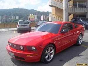 Ford Mustang GT - Sincronico