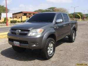 Toyota Hilux Doble Cabina Kavak 4x4 - Automatico