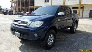 Toyota Hilux Doble Cabina Kavak 4x4 - Automatico