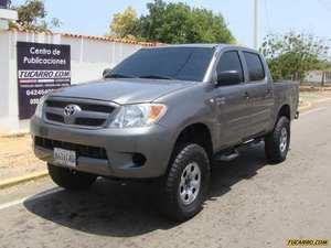 Toyota Hilux Doble Cabina 4x4 - Sincronico