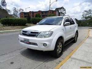 Toyota Fortuner SR5 (7Ptos) 4x4 - Automatico