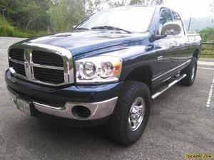 Dodge Ram Pick-Up 2500 Dob. Cab. SLT 4x4 - Automatico